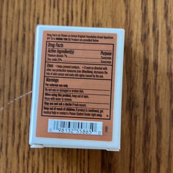 Bare mineral 5 for $15 - Picture 2 of 2